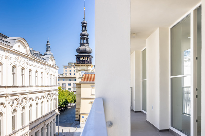 Projekt nabízí 85 moderních bytů s dispozicemi od 1+kk do 4+kk, které reflektují aktuální trendy v městském bydlení. Interiéry kladou důraz na nadčasový design, propojení s exteriérem a kvalitní materiály.
Projekt nabízí 85 moderních bytů s dispozicemi od 1+kk do 4+kk, které reflektují aktuální trendy v městském bydlení. Interiéry kladou důraz na nadčasový design, propojení s exteriérem a kvalitní materiály.