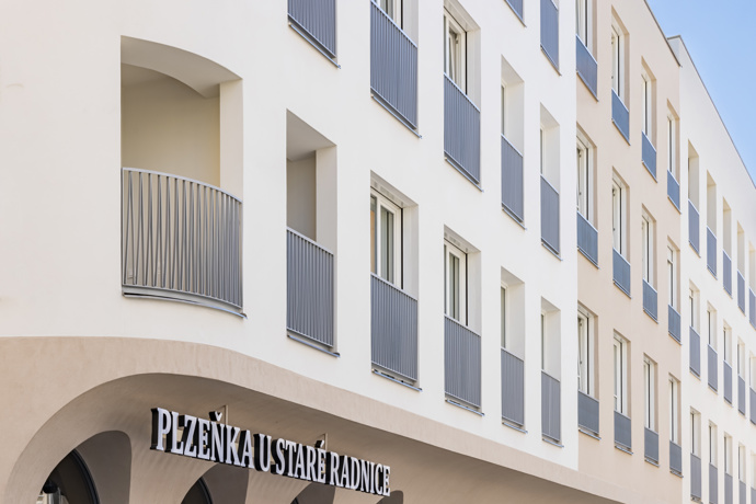 Projekt nabízí 85 moderních bytů s dispozicemi od 1+kk do 4+kk, které reflektují aktuální trendy v městském bydlení. Interiéry kladou důraz na nadčasový design, propojení s exteriérem a kvalitní materiály.
Projekt nabízí 85 moderních bytů s dispozicemi od 1+kk do 4+kk, které reflektují aktuální trendy v městském bydlení. Interiéry kladou důraz na nadčasový design, propojení s exteriérem a kvalitní materiály.