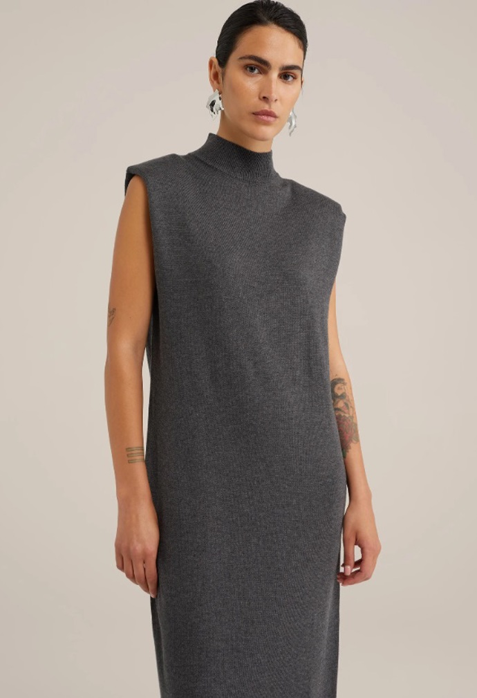 Pletené šaty s ramenními vycpávkami, WE Fashion, 1 036 Kč
