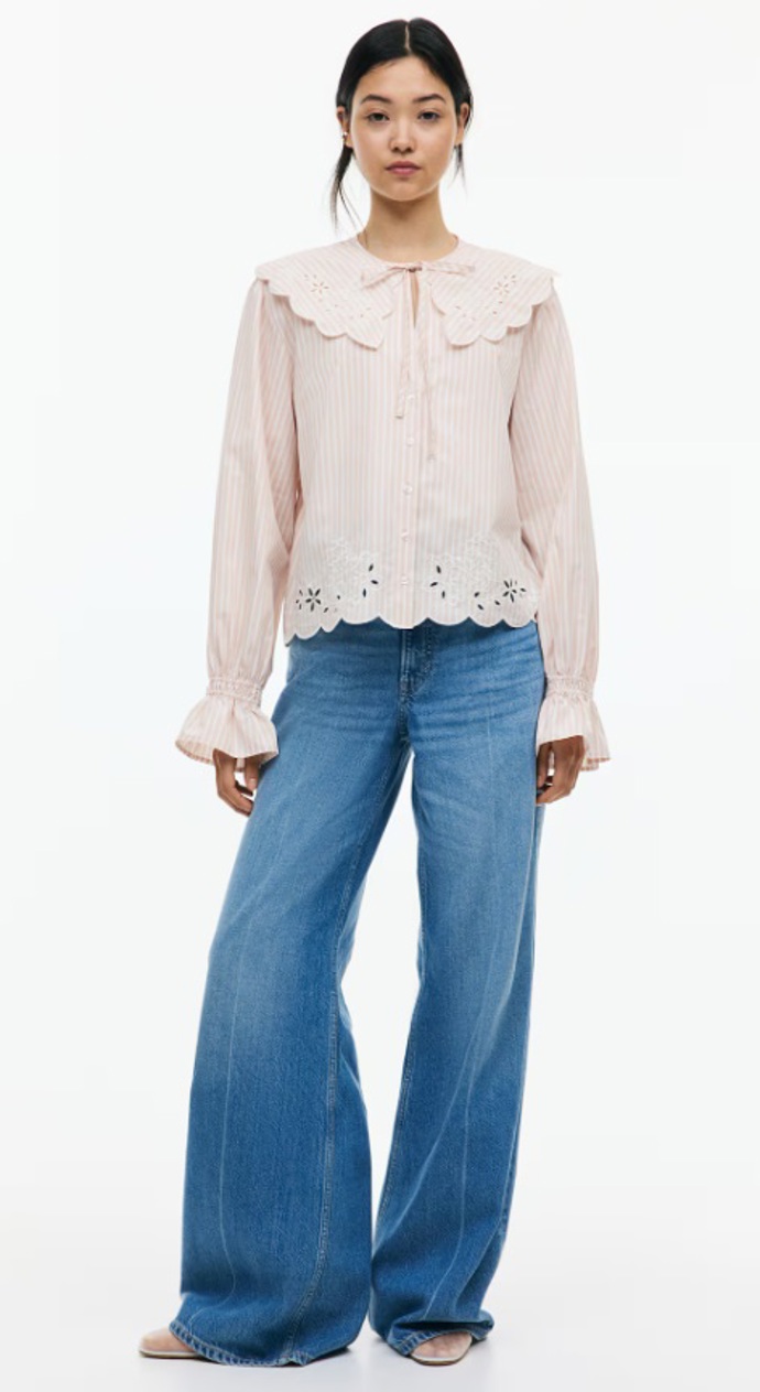 Vyšívaná halenka s límečkem Peter Pan, H&M, 599 Kč
