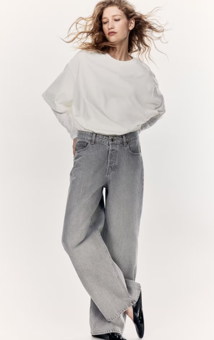 Široké džíny, H&M, 429 Kč (původní cena 719 Kč)

