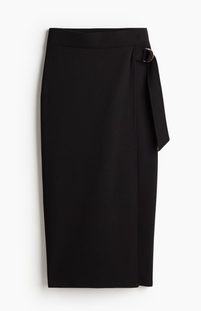 Žerzejová zavinovací sukně, H&M, 119 Kč (původní cena 359 Kč)
