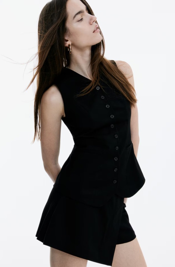 Společenská vesta, H&M, 479 Kč
