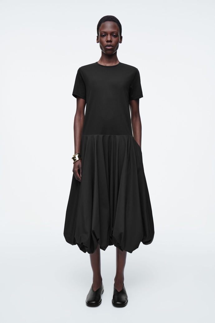 Cos, 125 eur
Cos, 125 eur