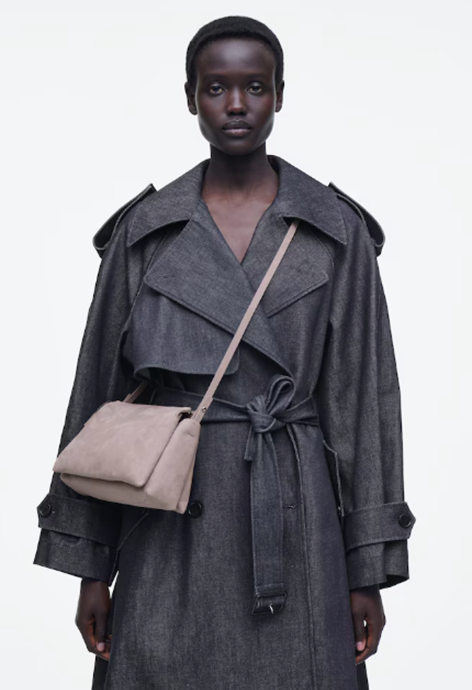 COS, 125 eur
COS, 125 eur