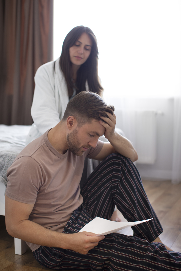 Nic nenasvědčovalo tomu, že by měla přijít nějaká jobovka. Jsou spolu dlouho, znají se a vědí přesně, co a jak dělat. Šlapalo to ve všech oblastech - i v té intimní.
Nic nenasvědčovalo tomu, že by měla přijít nějaká jobovka. Jsou spolu dlouho, znají se a vědí přesně, co a jak dělat. Šlapalo to ve všech oblastech - i v té intimní.