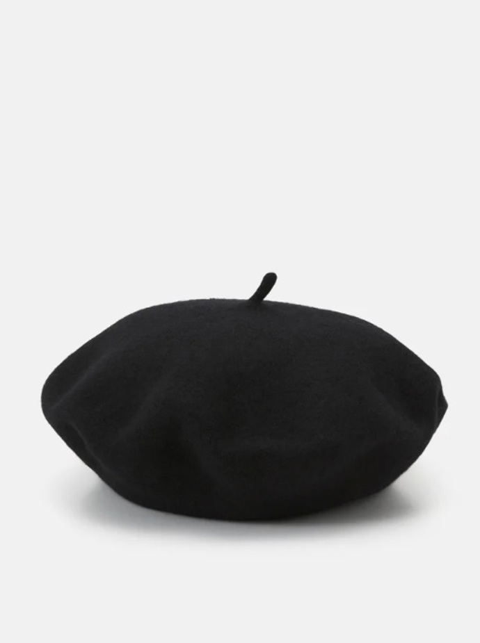 Elegantní černý baret, Even&Odd, 288 Kč
