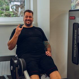 Libor "Borek" Kovačka dříve sportoval. Tedy jako malý kluk. Vyrůstal ale bez táty, jen s bratrem a maminkou, otce mu nahrazoval dědeček. Ten v něm probudil i lásku k vaření. Ta Liborovi, na rozdíl od sportu, zůstala.
