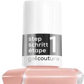 Gel couture 2.0 lak na nehty s gelovým efektem, Essie, 290 Kč
