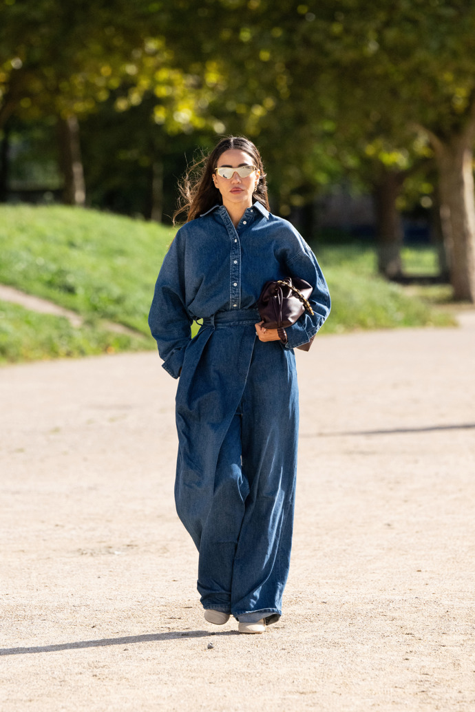 Double denim trend na jaro 2025 Double denim trend na jaro 2025