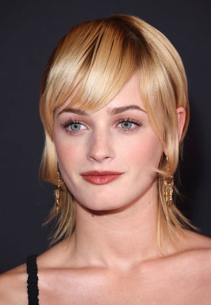 Esther McGregor a její Pixie Mullet
Esther McGregor a její Pixie Mullet