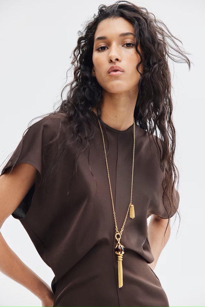 Náhrdelník se střapci, H&M, 719 Kč
