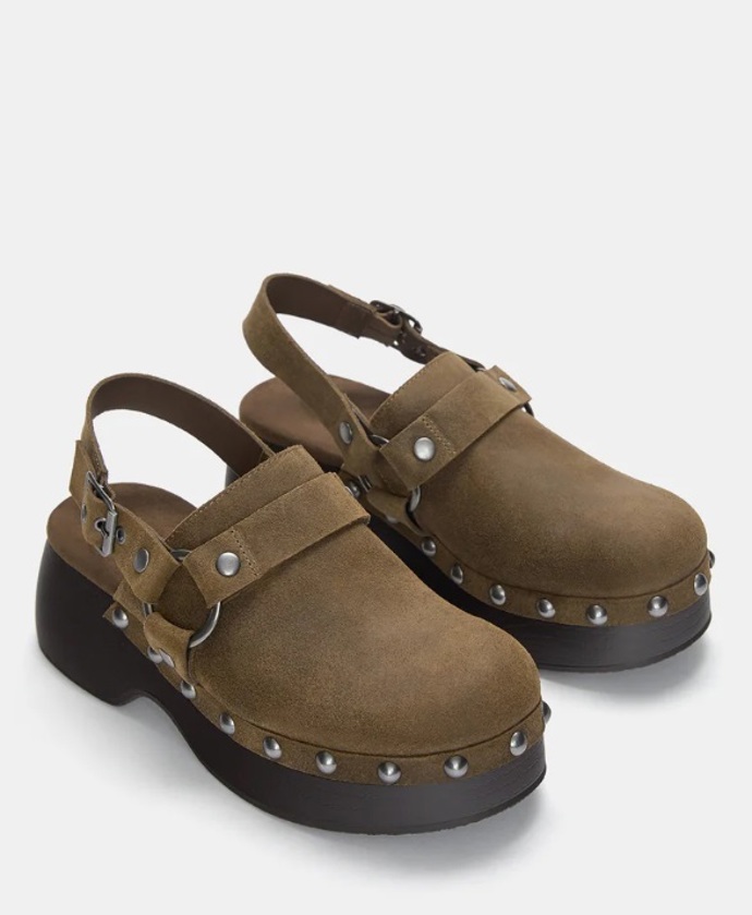 Hnědé dřeváky, PULL&BEAR, 1 199 Kč
