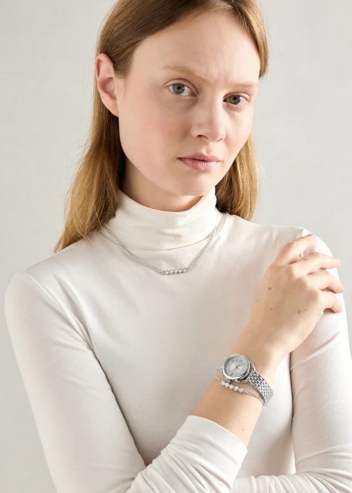 Stříbrný set hodinek a náhrdelníku, Anna Field, 760 Kč
