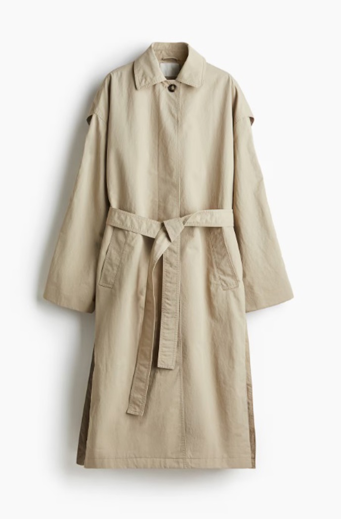 Trenčkot s dolními rozparky, H&M, 1 699 Kč
