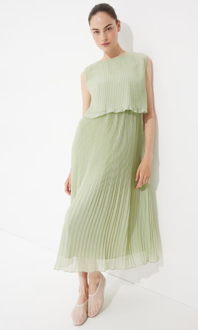 Plisované šaty, H&M, 1 199 Kč
