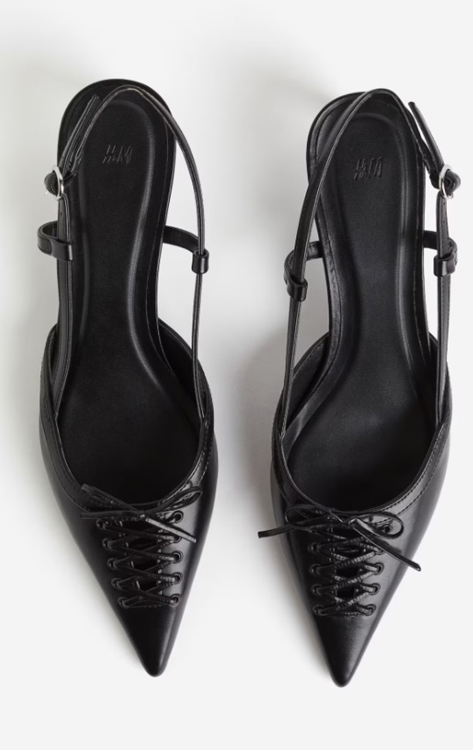 Střevíčky se šněrováním, H&M, 839 Kč
