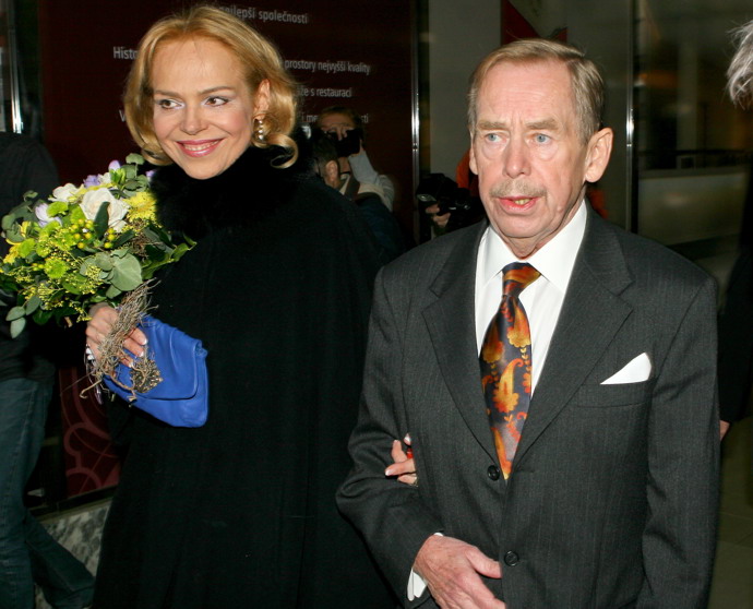 Dagmar se o Václava příkladně starala
Dagmar se o Václava příkladně starala