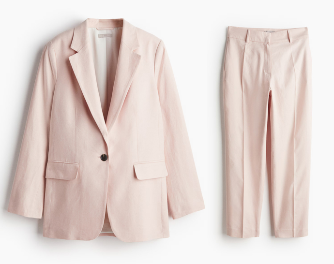 Sako, 959 Kč, kalhoty, 719 Kč; H&M
Sako, 959 Kč, kalhoty, 719 Kč; H&M