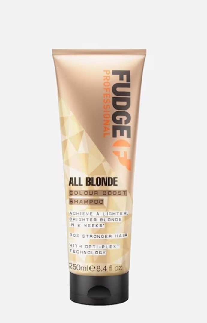 Fudge šampon na vlasy pro osvěžení blond, Douglas, 235 Kč
