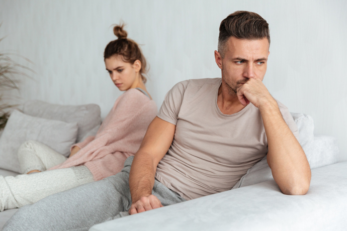 Zvykla si a když byly děti pořád doma, nepřemýšlela nad tím, že je něco špatně. Když se syn osamostatnil, už věděla, že dcera také odejde. A když se tak stalo, začala přemýšlet.
Zvykla si a když byly děti pořád doma, nepřemýšlela nad tím, že je něco špatně. Když se syn osamostatnil, už věděla, že dcera také odejde. A když se tak stalo, začala přemýšlet.