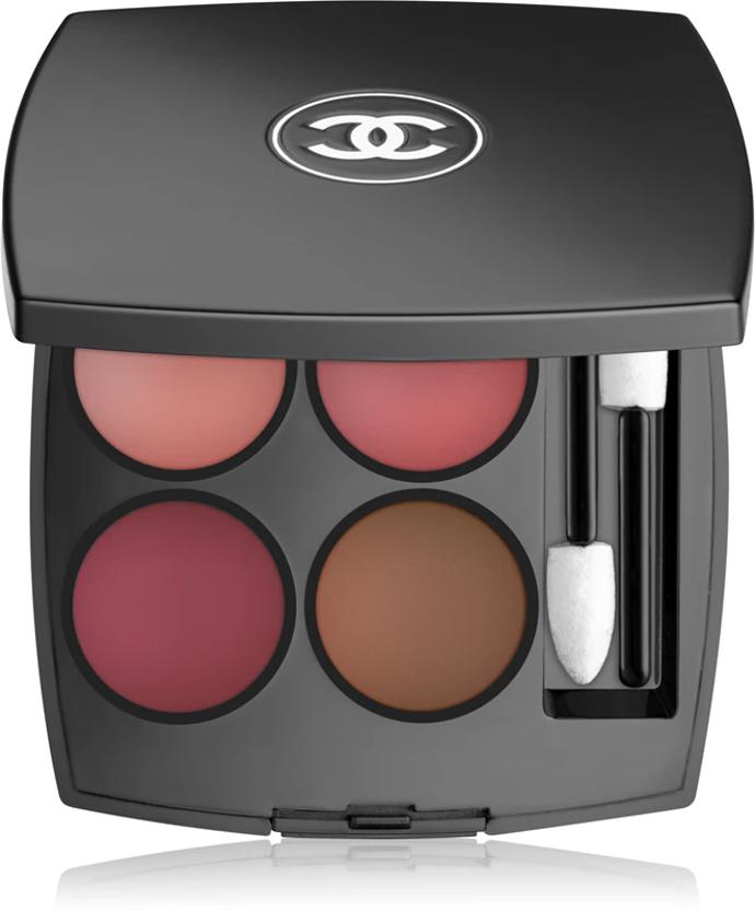 Intenzivní oční stíny Les 4 Ombres, Chanel, 1910 Kč
Intenzivní oční stíny Les 4 Ombres, Chanel, 1910 Kč