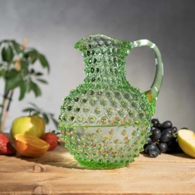 Džbán ve barvě Light Green pocházející z dílny sklářů v Kamenickém Šenově se objevil hned v několika záběrech v kuchyni slavné Bridget. 
