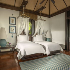 Four Seasons Resort Koh Samui nabízí luxusní ubytování se vším, co si jen člověk na dovolené může přát. A jako další natáčecí místo si jej vybrali autoři slavného seriálu The White Lotos, který momentálně běží na HBO.
Four Seasons Resort Koh Samui nabízí luxusní ubytování se vším, co si jen člověk na dovolené může přát. A jako další natáčecí místo si jej vybrali autoři slavného seriálu The White Lotos, který momentálně běží na HBO.