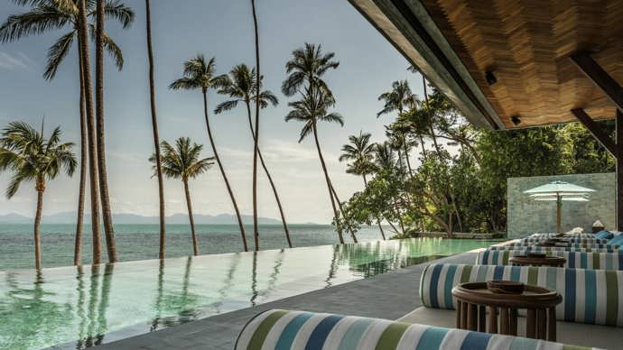 Four Seasons Resort Koh Samui nabízí luxusní ubytování se vším, co si jen člověk na dovolené může přát. A jako další natáčecí místo si jej vybrali autoři slavného seriálu The White Lotos, který momentálně běží na HBO.
