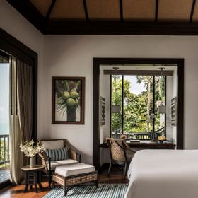 Four Seasons Resort Koh Samui nabízí luxusní ubytování se vším, co si jen člověk na dovolené může přát. A jako další natáčecí místo si jej vybrali autoři slavného seriálu The White Lotos, který momentálně běží na HBO.
Four Seasons Resort Koh Samui nabízí luxusní ubytování se vším, co si jen člověk na dovolené může přát. A jako další natáčecí místo si jej vybrali autoři slavného seriálu The White Lotos, který momentálně běží na HBO.