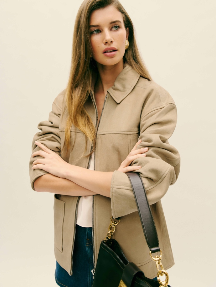 Kožená bunda, Veja x Reformation, 21 600 Kč
