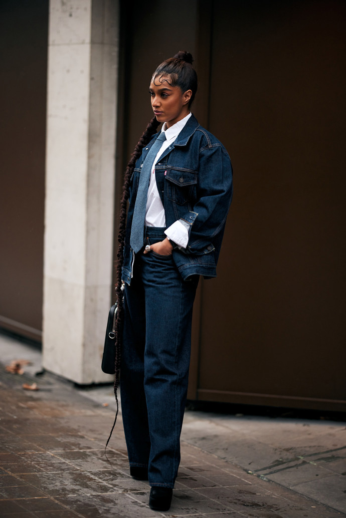 Double denim trend na jaro 2025 Double denim trend na jaro 2025