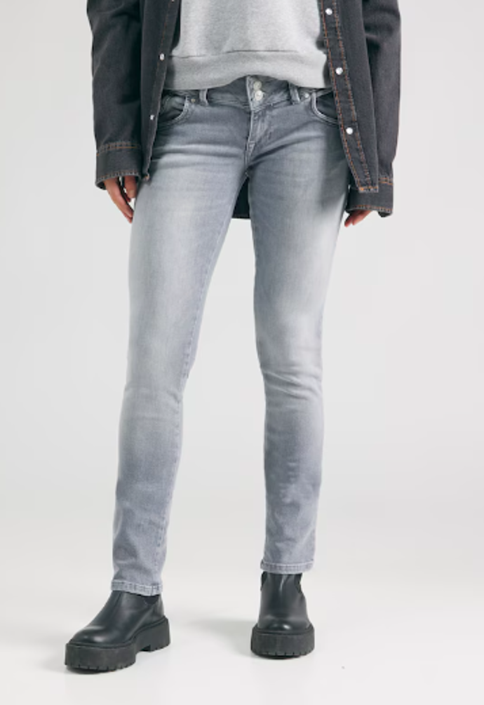 Slimfit Džíny 1879 Kč
Slimfit Džíny 1879 Kč