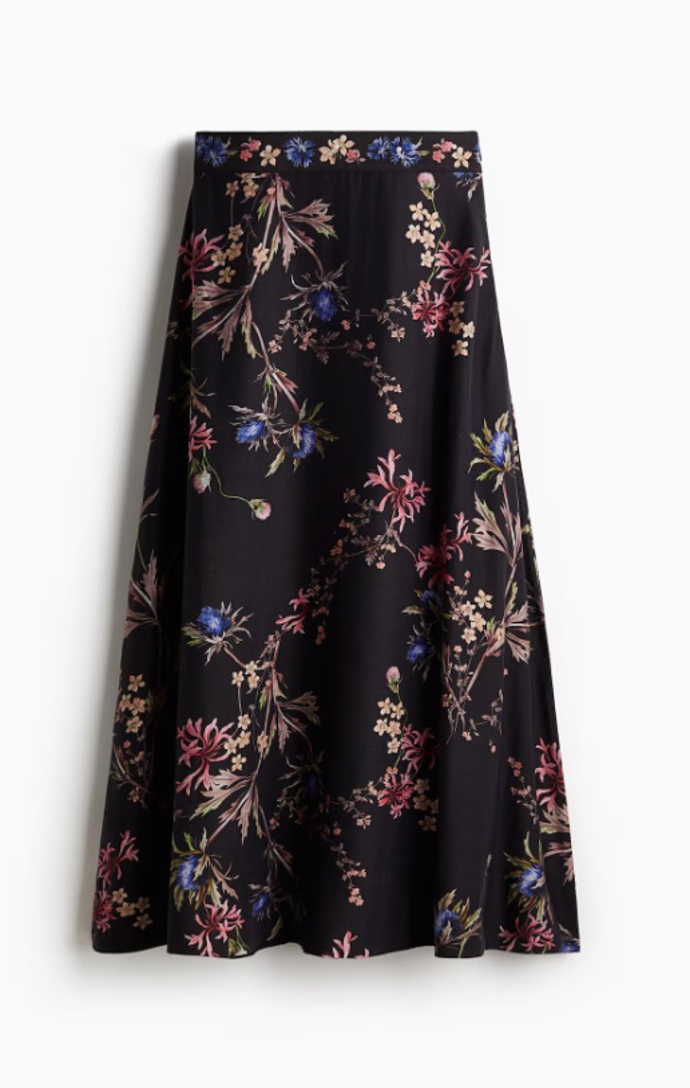 Dlouhá áčková sukně s vysokým pasem, H&M, 1 199 Kč
