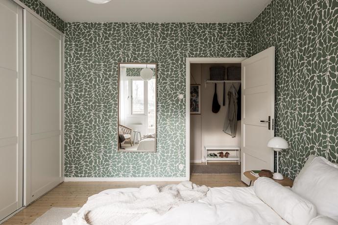 Tento byt je definicí komfortu a stylu. S rozlohou 90 m², dvěma balkony a nádherným přirozeným světlem se stává ideálním domovem. Majitelé se nebáli barev, zároveň interiér nezatížili zbytečnými kusy nábytku.
Tento byt je definicí komfortu a stylu. S rozlohou 90 m², dvěma balkony a nádherným přirozeným světlem se stává ideálním domovem. Majitelé se nebáli barev, zároveň interiér nezatížili zbytečnými kusy nábytku.