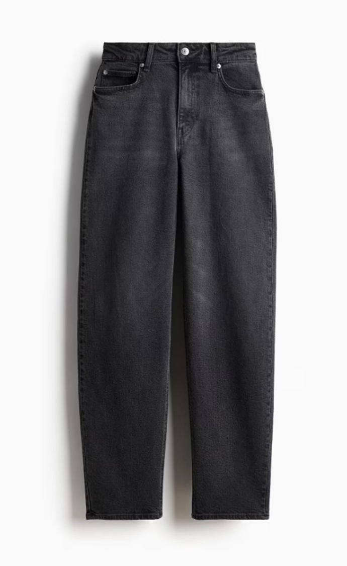 Džíny se zúženými nohavicemi, H&M, 479 Kč (původní cena 959 Kč)
