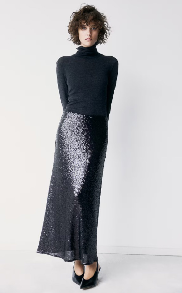 Flitrová maxisukně, H&M, 279 Kč (původní cena 959 Kč)
