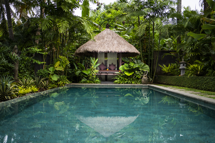 V exotickém Bali stojí krásná Villa Lontar, sousední Villa Rumah Bunga s dechberoucími výhledy na oceán a komplex balijských bungalovů Saba Cottages s magickou zahradou.
V exotickém Bali stojí krásná Villa Lontar, sousední Villa Rumah Bunga s dechberoucími výhledy na oceán a komplex balijských bungalovů Saba Cottages s magickou zahradou.