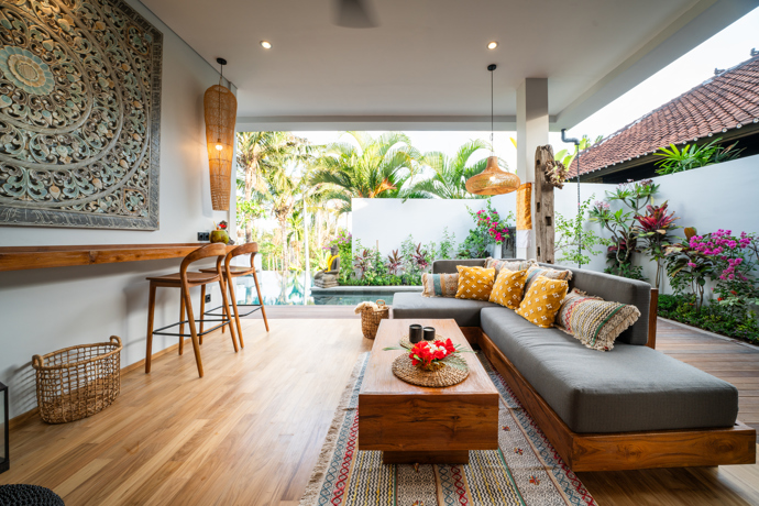 V exotickém Bali stojí krásná Villa Lontar, sousední Villa Rumah Bunga s dechberoucími výhledy na oceán a komplex balijských bungalovů Saba Cottages s magickou zahradou.
V exotickém Bali stojí krásná Villa Lontar, sousední Villa Rumah Bunga s dechberoucími výhledy na oceán a komplex balijských bungalovů Saba Cottages s magickou zahradou.