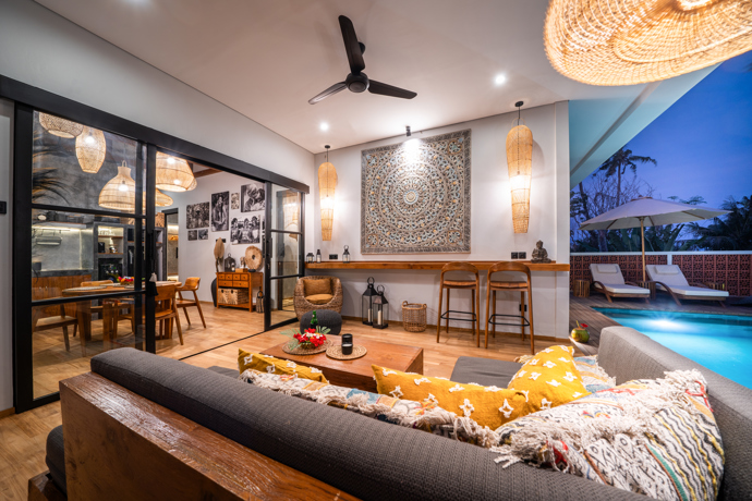 V exotickém Bali stojí krásná Villa Lontar, sousední Villa Rumah Bunga s dechberoucími výhledy na oceán a komplex balijských bungalovů Saba Cottages s magickou zahradou.
V exotickém Bali stojí krásná Villa Lontar, sousední Villa Rumah Bunga s dechberoucími výhledy na oceán a komplex balijských bungalovů Saba Cottages s magickou zahradou.