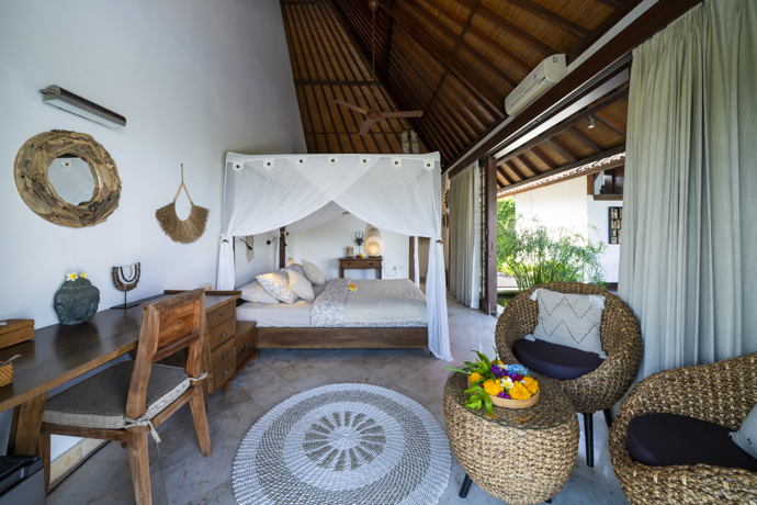 V exotickém Bali stojí krásná Villa Lontar, sousední Villa Rumah Bunga s dechberoucími výhledy na oceán a komplex balijských bungalovů Saba Cottages s magickou zahradou.
V exotickém Bali stojí krásná Villa Lontar, sousední Villa Rumah Bunga s dechberoucími výhledy na oceán a komplex balijských bungalovů Saba Cottages s magickou zahradou.