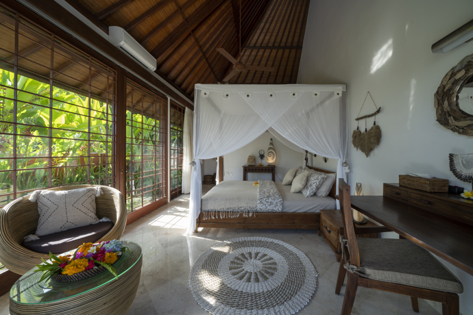 V exotickém Bali stojí krásná Villa Lontar, sousední Villa Rumah Bunga s dechberoucími výhledy na oceán a komplex balijských bungalovů Saba Cottages s magickou zahradou.
V exotickém Bali stojí krásná Villa Lontar, sousední Villa Rumah Bunga s dechberoucími výhledy na oceán a komplex balijských bungalovů Saba Cottages s magickou zahradou.