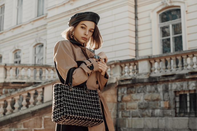 Trenčkoty jsou na jaro jako stvořené. Béžová barva má navíc výhodu, že ji můžete libovolně kombinovat s dalšími odstíny i vzory. 
