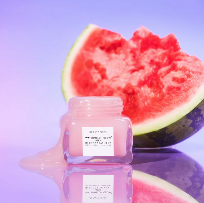 Účinná noční maska Glow Recipe Watermelon Glow obsahující 2,5% komplex AHA s vyváženým pH, 570 Kč
