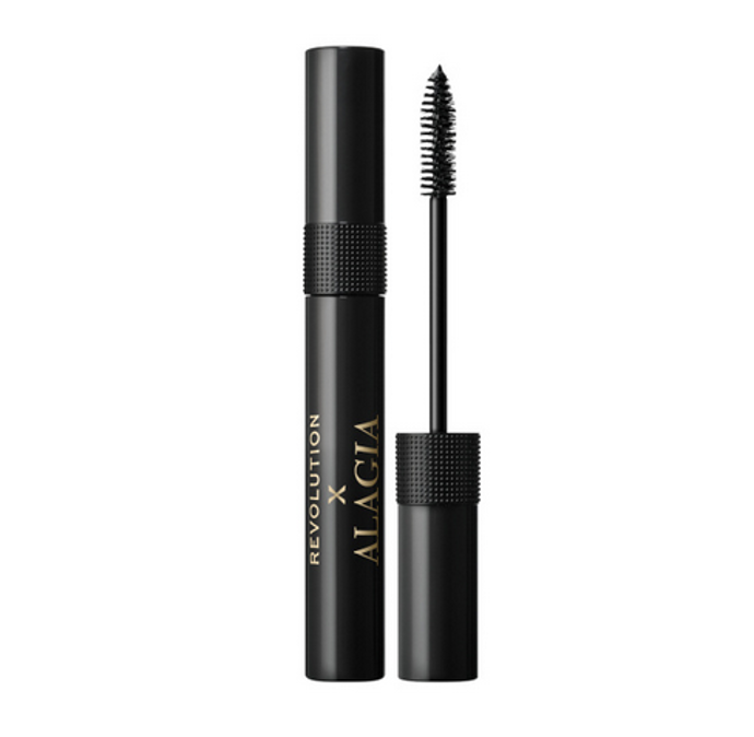 Revolution x Alagia Lash Fill Fluffy Lash Mascara Black vám dodá jemné zvýraznění řas s přirozeným efektem. 200 Kč
Revolution x Alagia Lash Fill Fluffy Lash Mascara Black vám dodá jemné zvýraznění řas s přirozeným efektem. 200 Kč