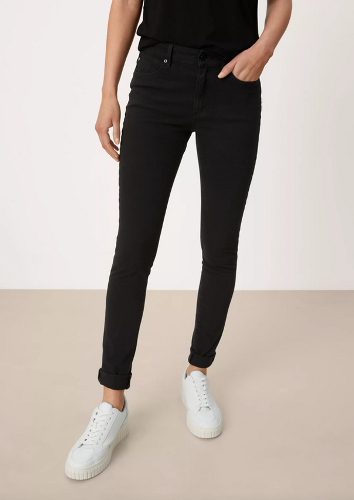 Džíny Izabell Skinny Fit, 1 699 Kč
Džíny Izabell Skinny Fit, 1 699 Kč
