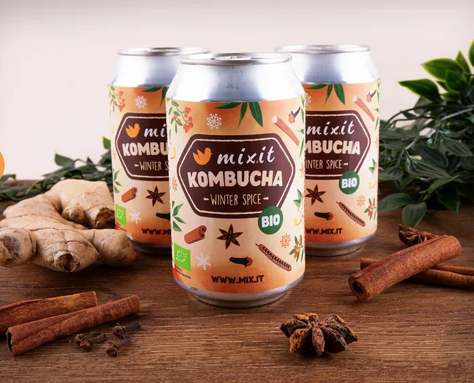 Posilněte svou imunitu s BIO Mixit kombuchou – Winter Spice. Tento prastarý fermentovaný nápoj, známý už od roku 200 před naším letopočtem, vzniká díky čajovým kulturám. 69 Kč
