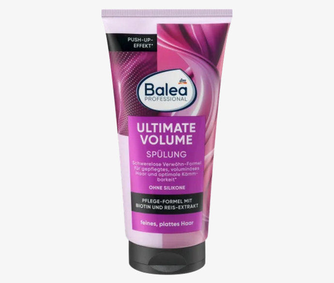 Balea balzám na vlasy Ultimate Volume je určen pro vlasy jemné, slabé a bez objemu. Balzám s keratinem a s diamantovými částicemi dodá vlasům sílu, objem a lesk. Balea Professional balzám s push up efektem* usnadňuje rozčesávání a dodává pružnost. Balzám neobsahuje silikony. 50 Kč
