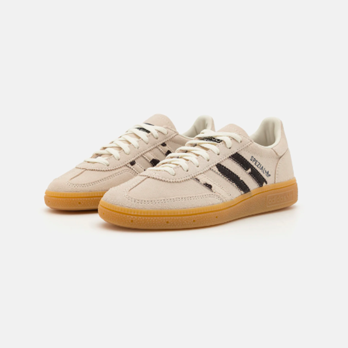 Semišová obuv, adidas Originals, 2640 Kč
Semišová obuv, adidas Originals, 2640 Kč