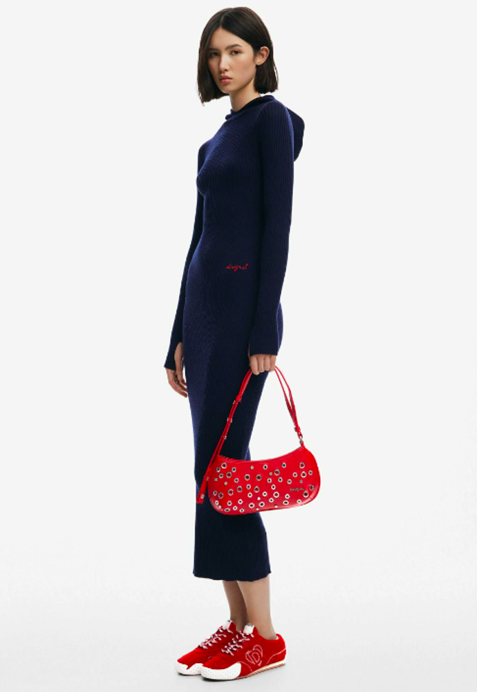 Červená kabelka, Desigual, 2099 Kč
Červená kabelka, Desigual, 2099 Kč